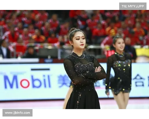 陈芋汐赛后与教练深情拥抱落泪 坦言新周期将承担更大责任